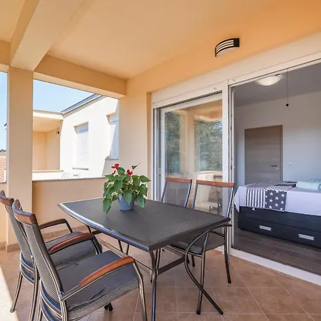 Bojana Apartman Petrcane