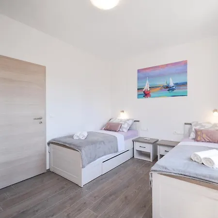 Bojana Apartment Petrcane
