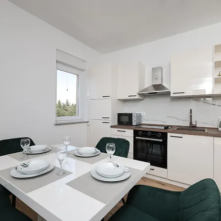 Bojana Apartment Petrcane