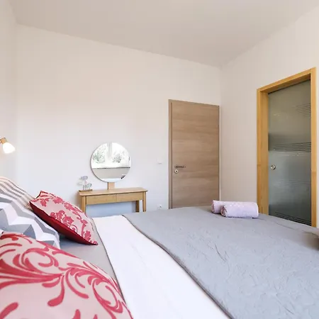 Bojana Apartment Petrcane